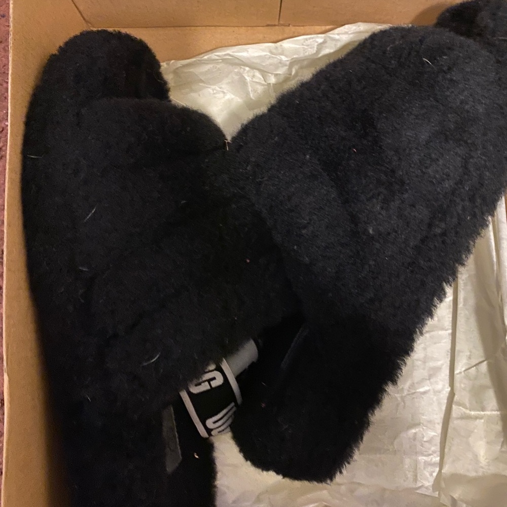 Ugg slides